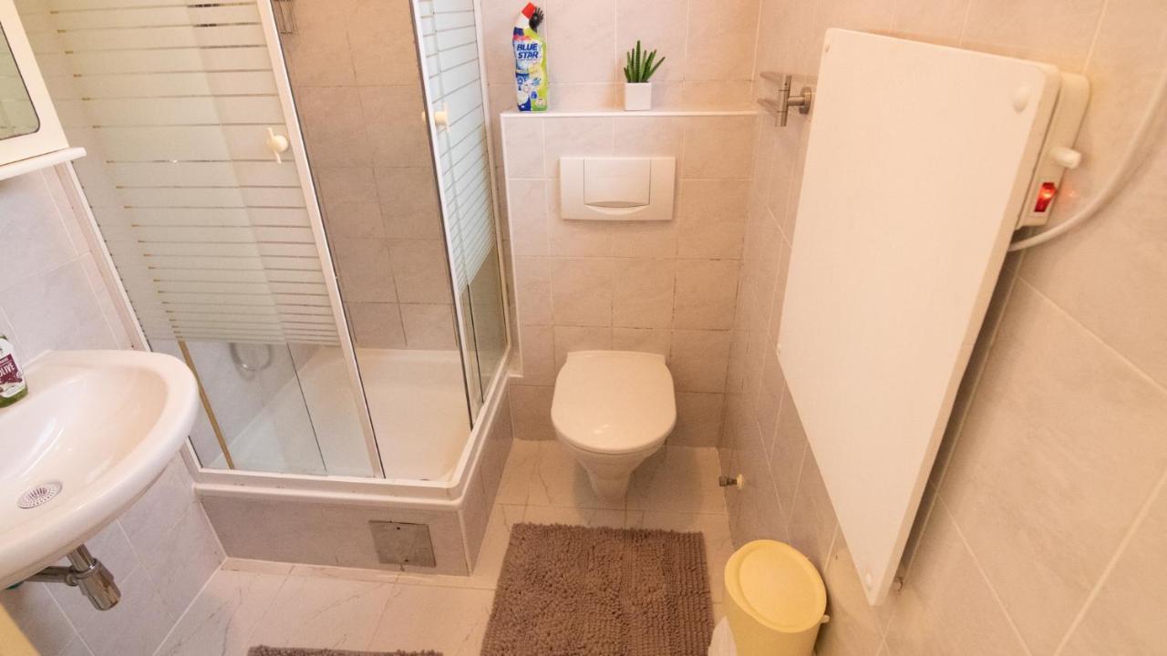 Small-Comfy Guest House In Donaustadt Garden - Not Shared! 비엔나 외부 사진