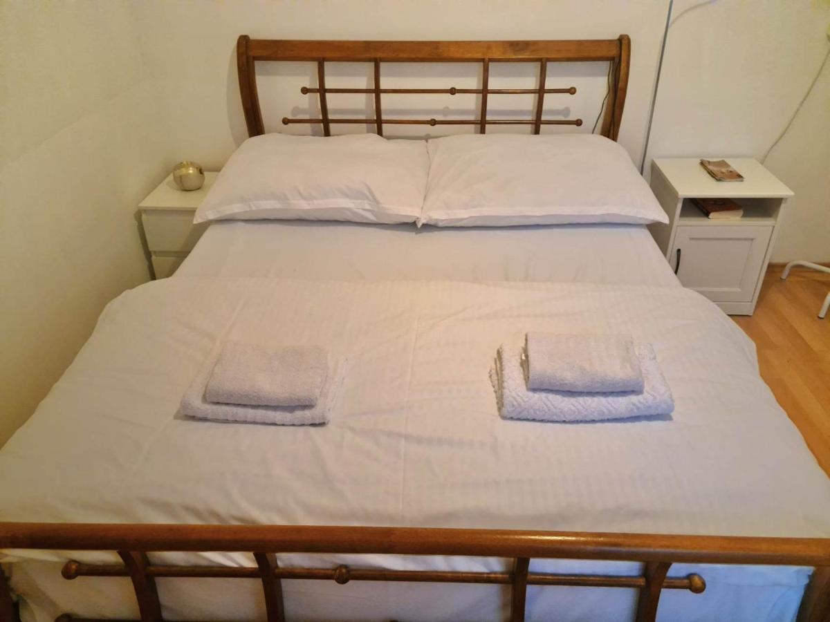 Small-Comfy Guest House In Donaustadt Garden - Not Shared! 비엔나 외부 사진