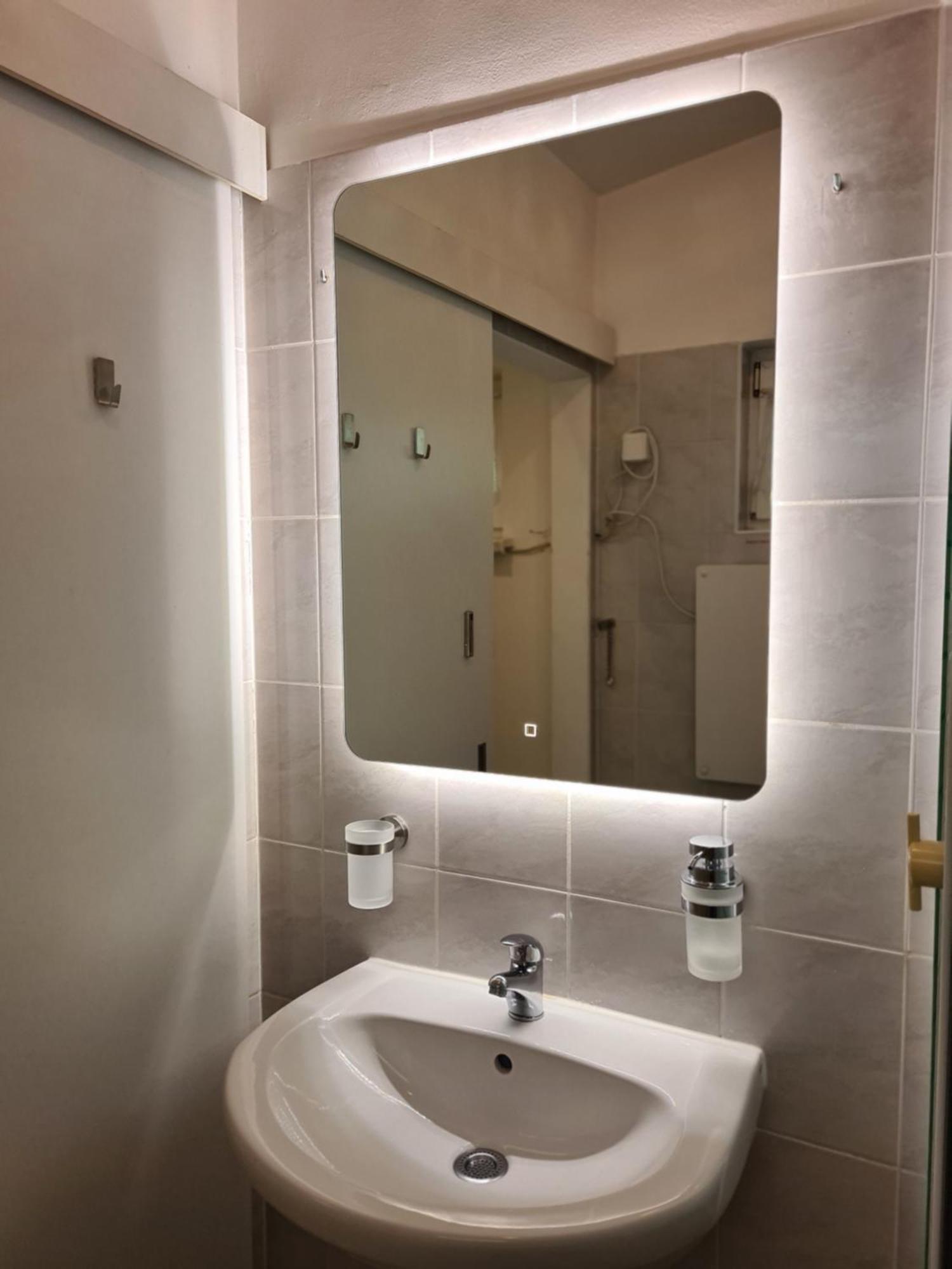 Small-Comfy Guest House In Donaustadt Garden - Not Shared! 비엔나 외부 사진